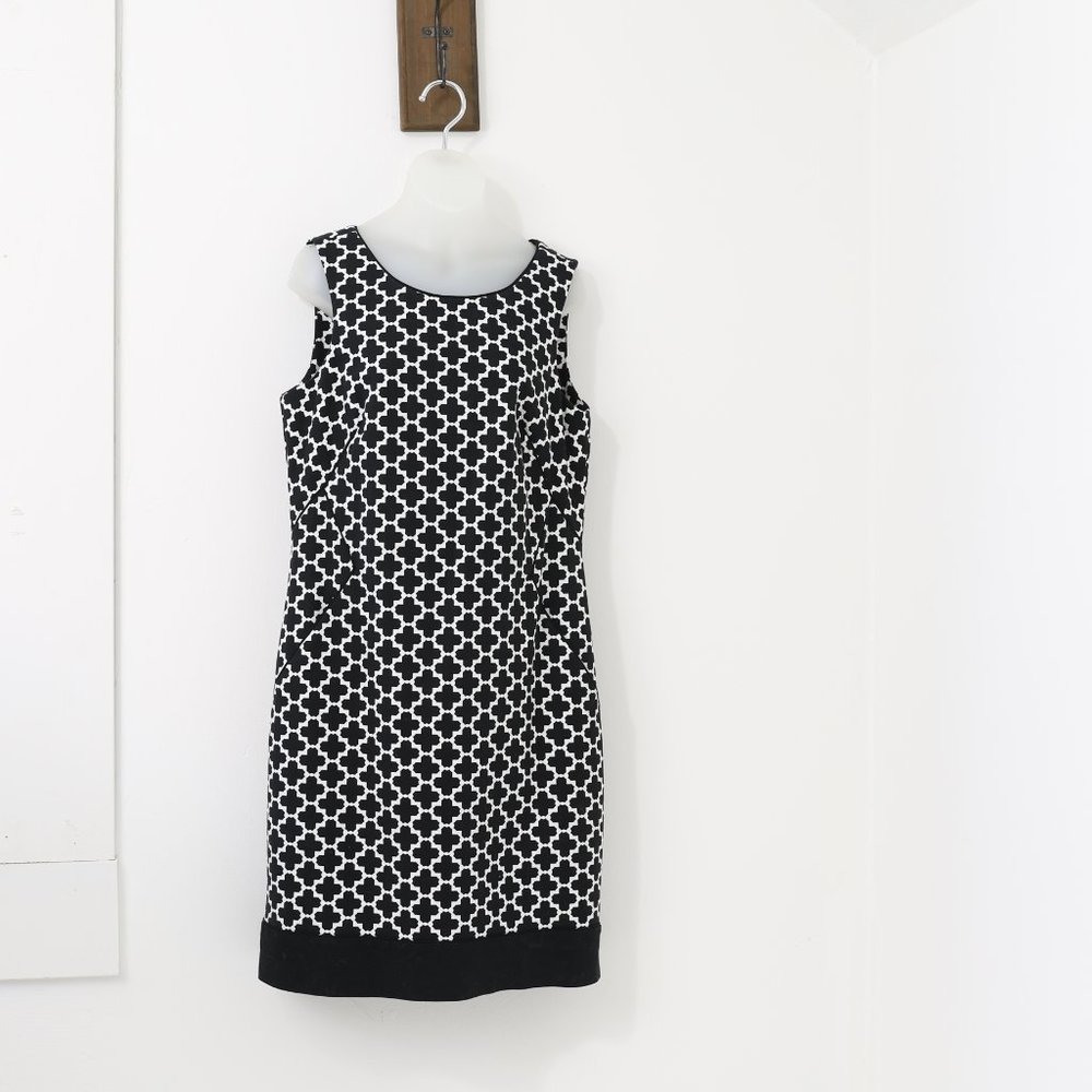*5/$50 SALE * White House Black Market Dress Size 6